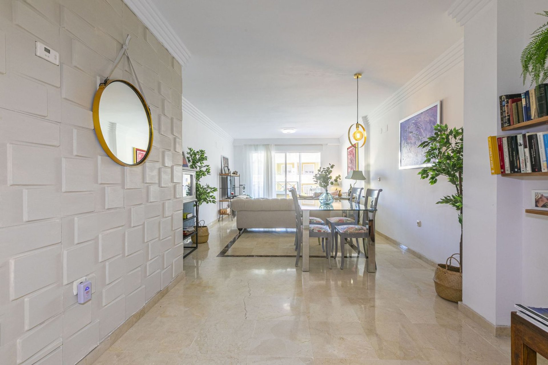 Resale - Apartment - Ground Floor Apartment - Marbella - Nueva Andalucia