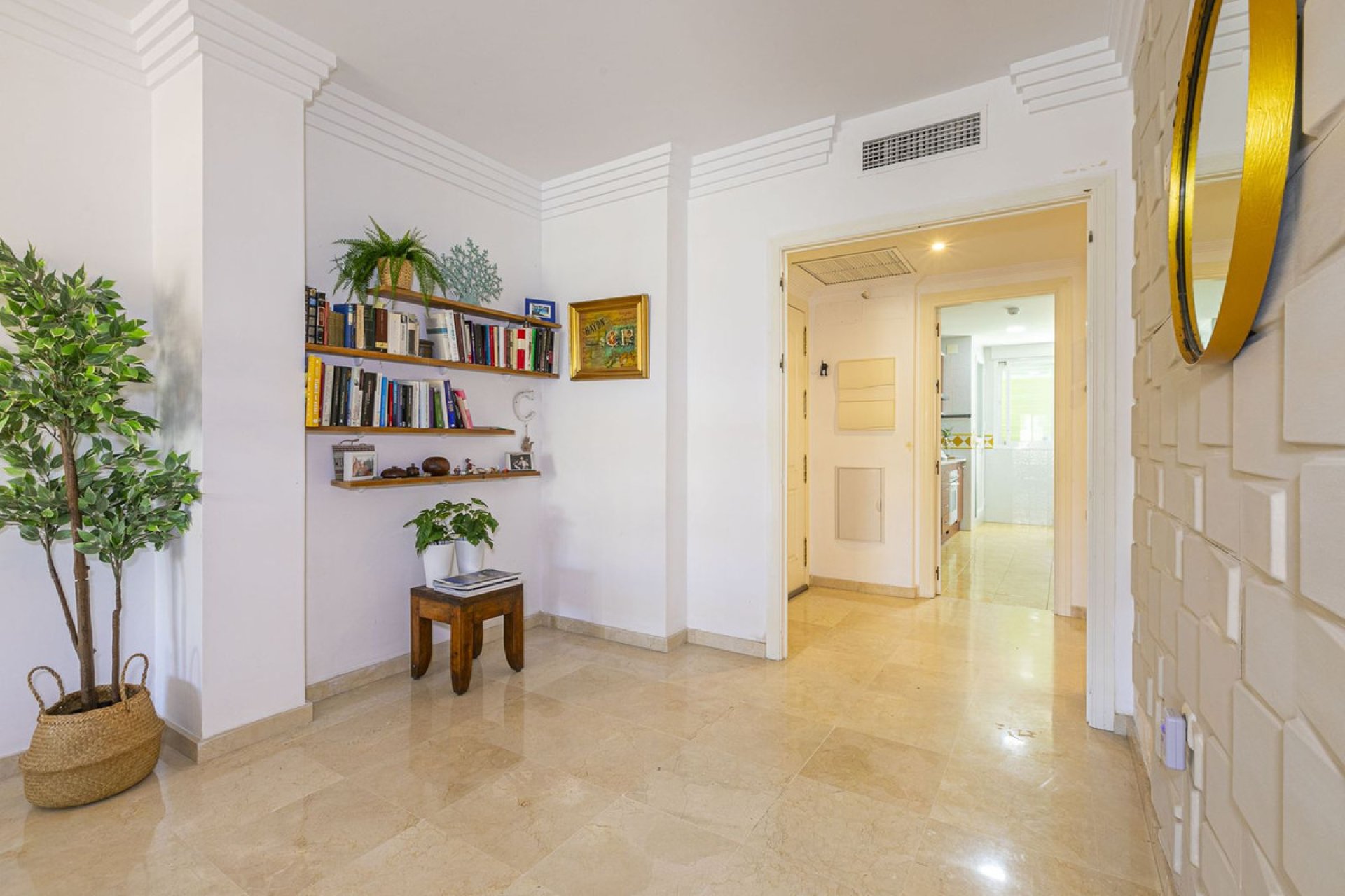 Resale - Apartment - Ground Floor Apartment - Marbella - Nueva Andalucia