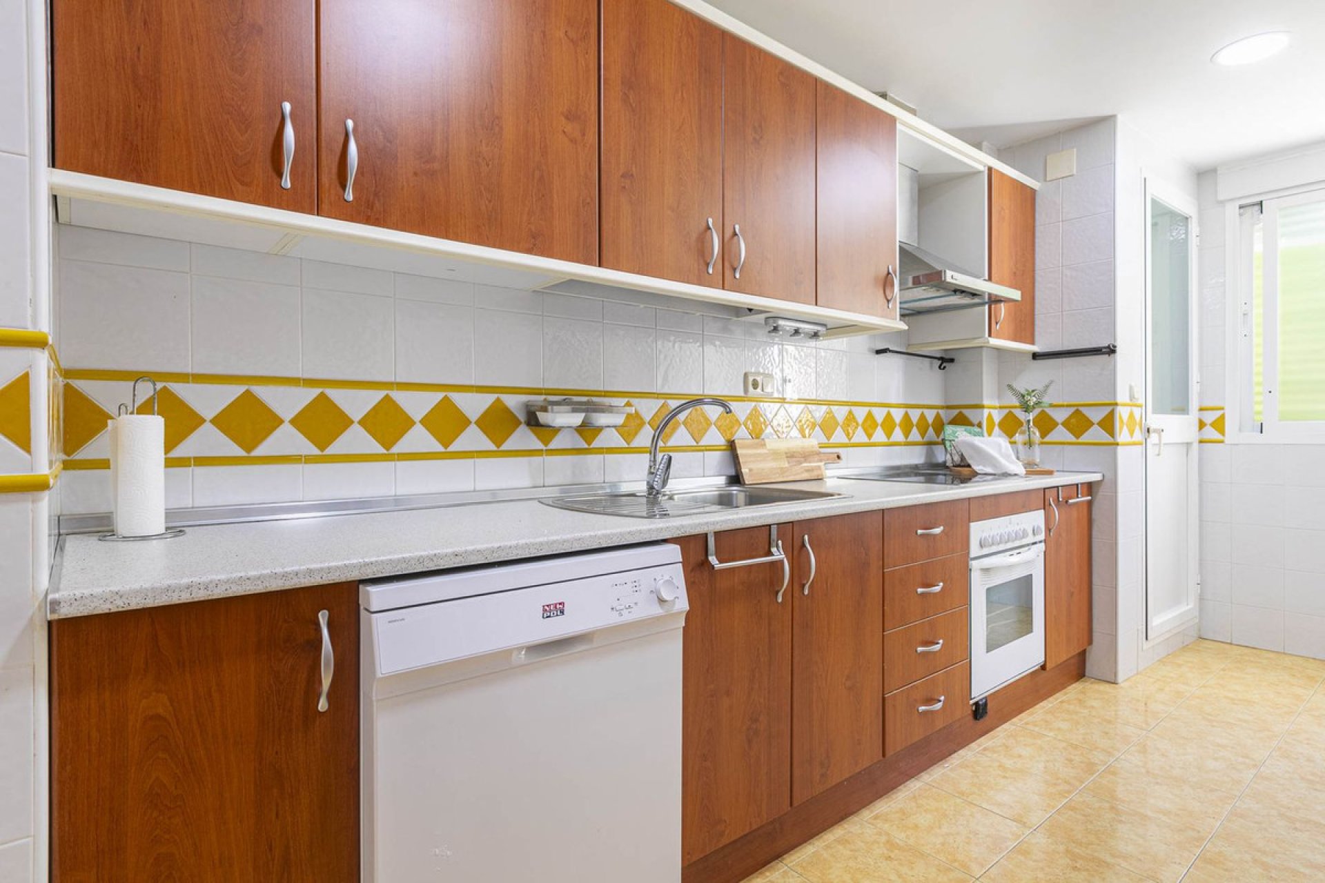 Resale - Apartment - Ground Floor Apartment - Marbella - Nueva Andalucia