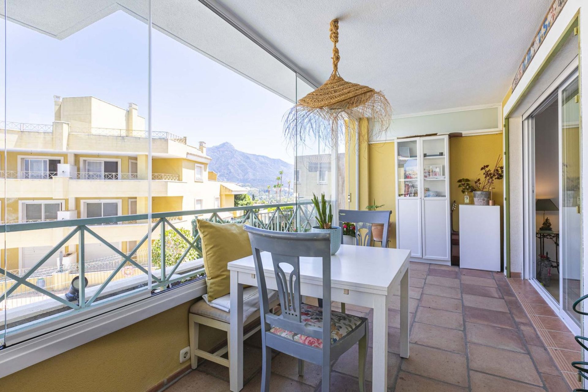 Resale - Apartment - Ground Floor Apartment - Marbella - Nueva Andalucia