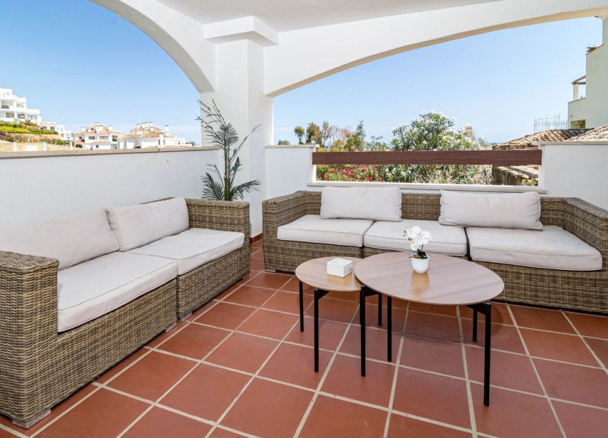 Resale - Apartment - Ground Floor Apartment - Marbella - Nueva Andalucia