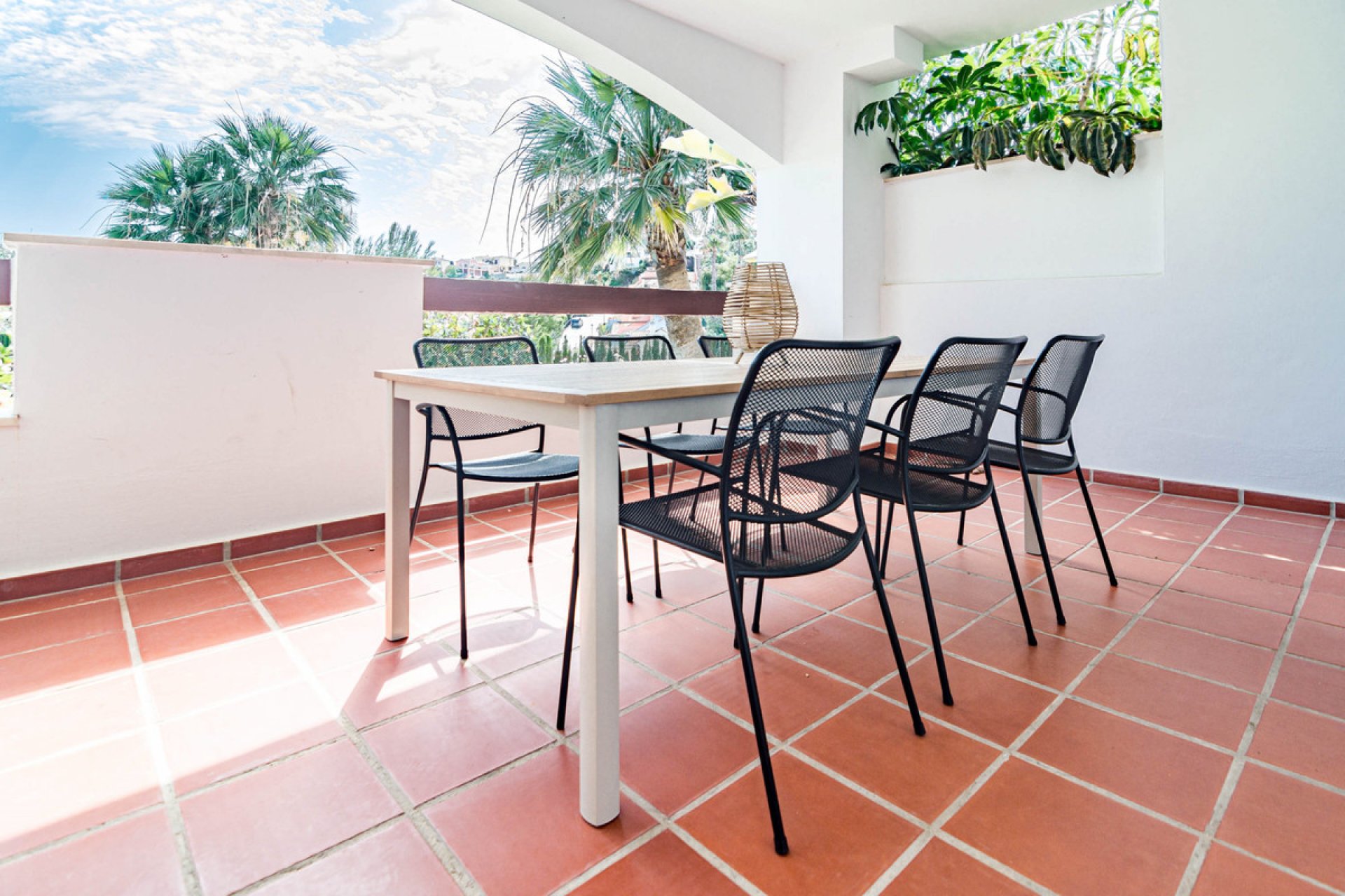 Resale - Apartment - Ground Floor Apartment - Marbella - Nueva Andalucia