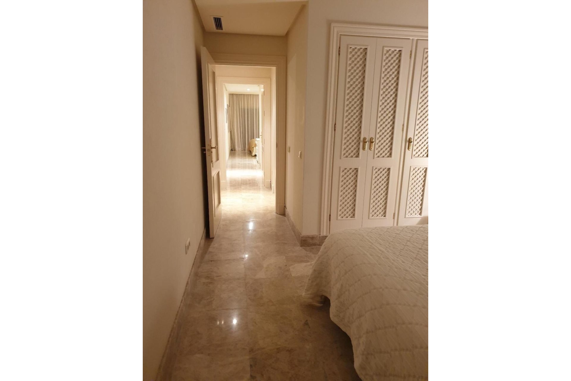 Resale - Apartment - Ground Floor Apartment - Marbella - Nueva Andalucia