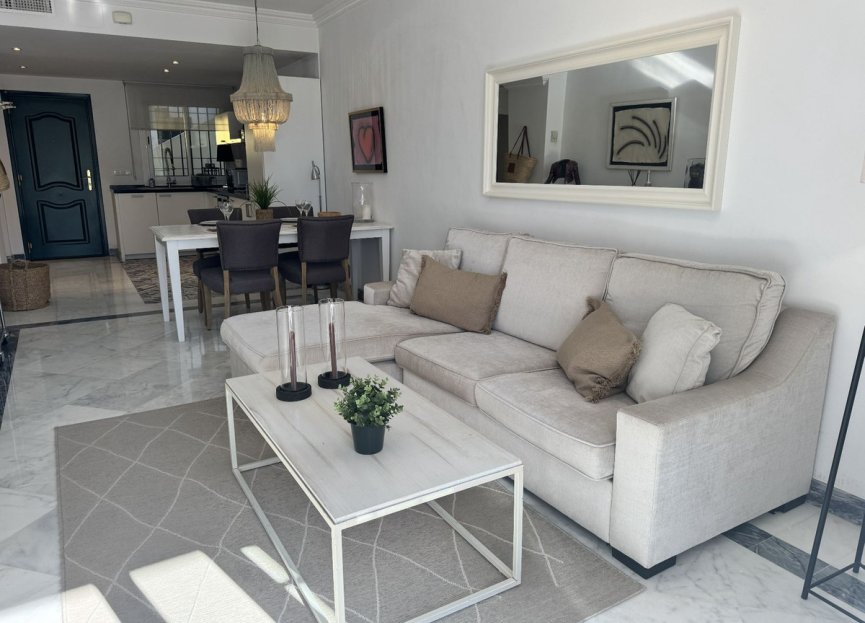 Resale - Apartment - Ground Floor Apartment - Marbella - Nueva Andalucia