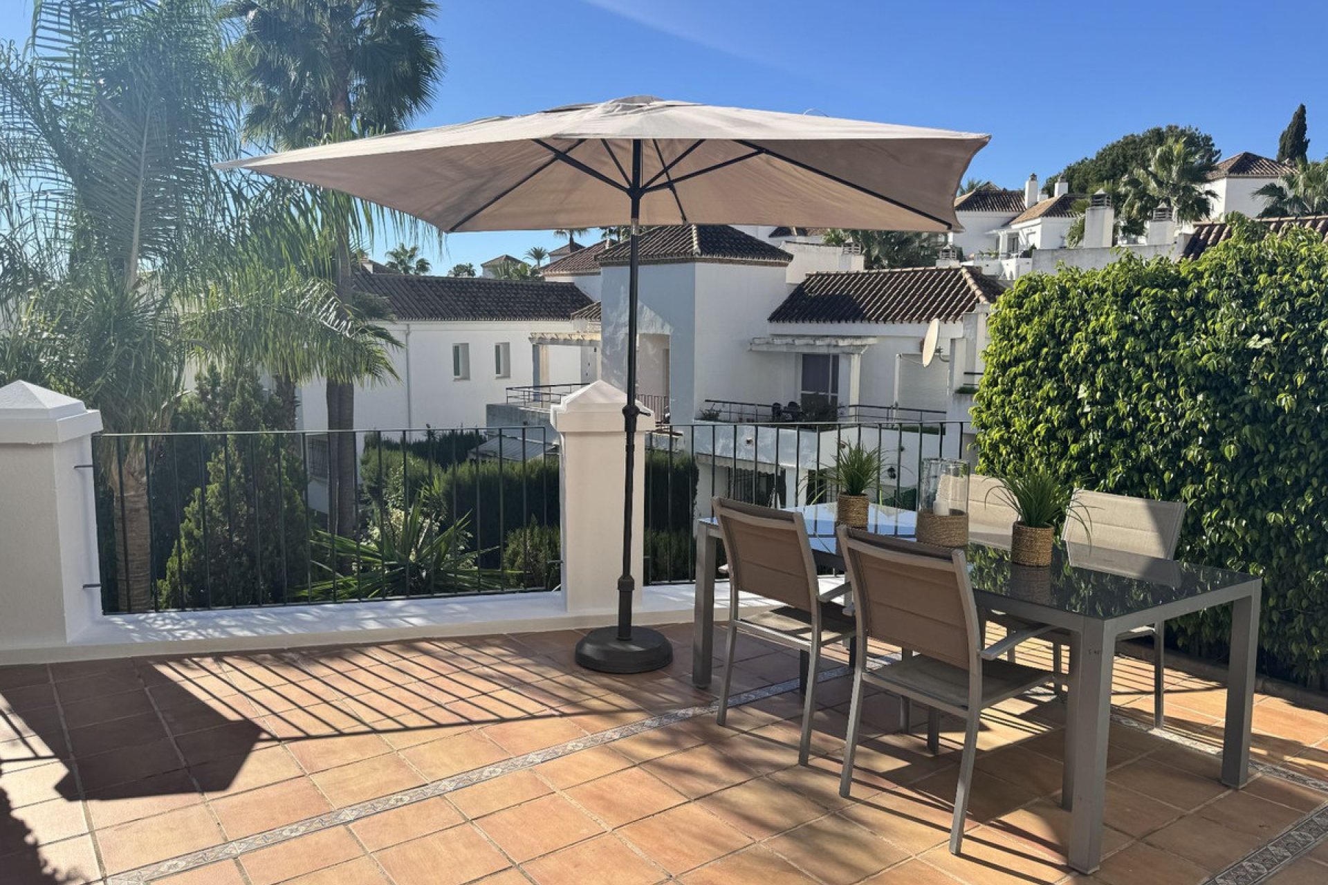 Resale - Apartment - Ground Floor Apartment - Marbella - Nueva Andalucia