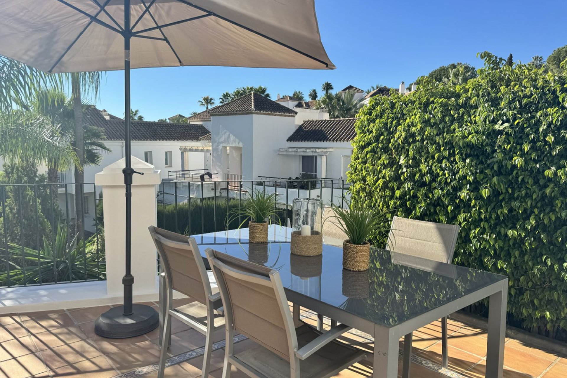 Resale - Apartment - Ground Floor Apartment - Marbella - Nueva Andalucia