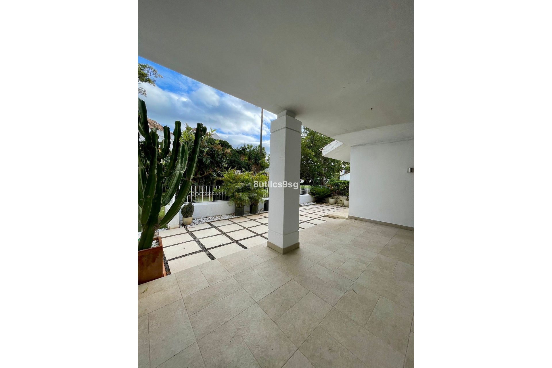 Resale - Apartment - Ground Floor Apartment - Marbella - Nueva Andalucia