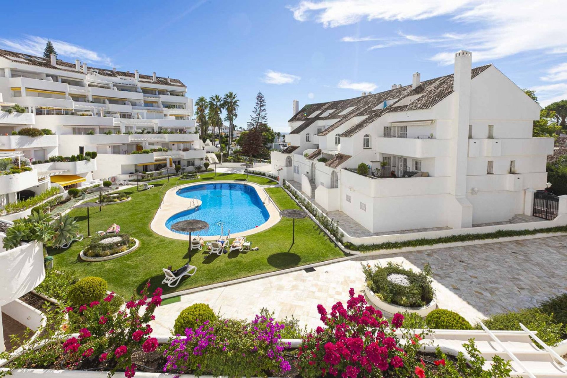 Resale - Apartment - Ground Floor Apartment - Marbella - Nueva Andalucia