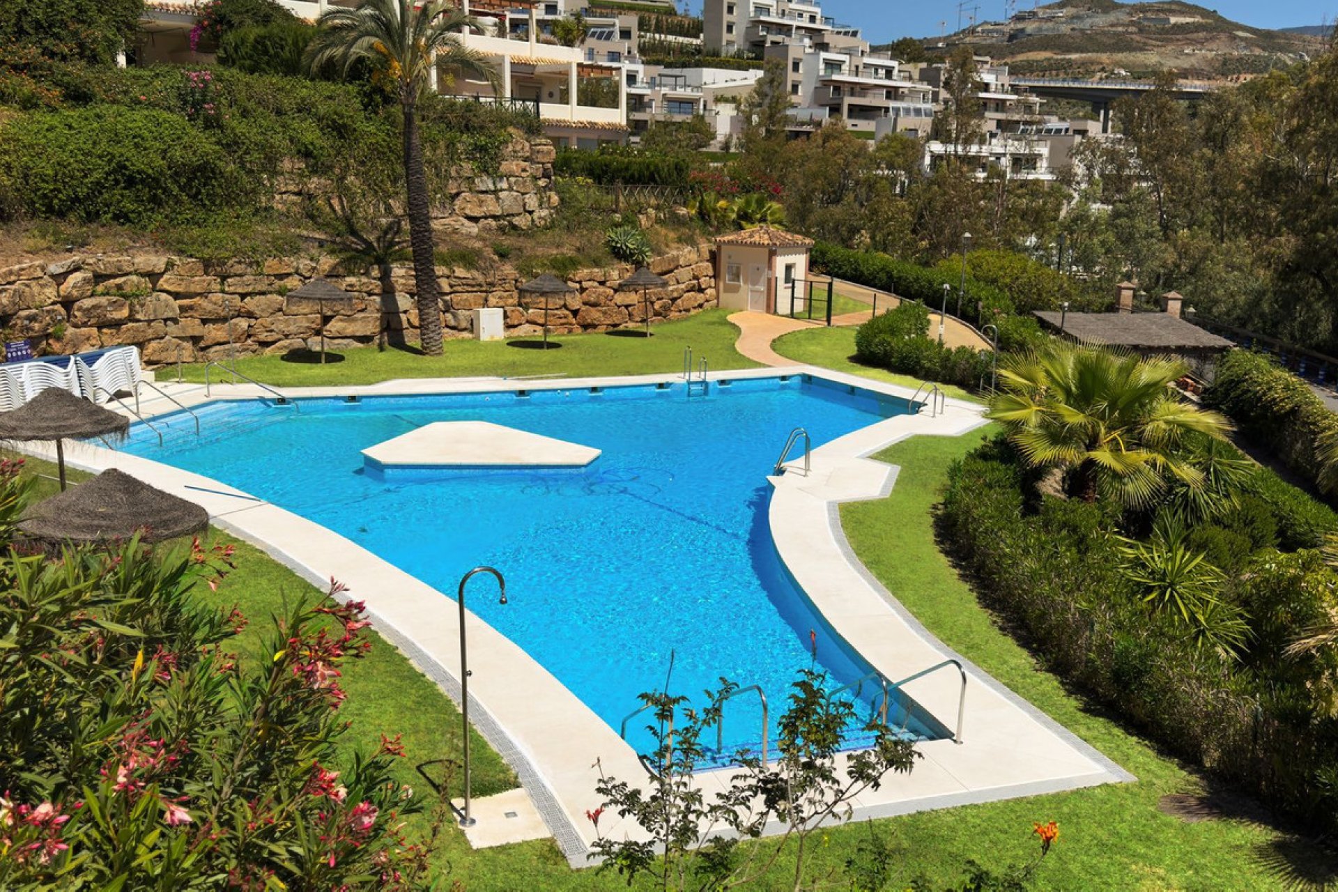 Resale - Apartment - Ground Floor Apartment - Marbella - Nueva Andalucia