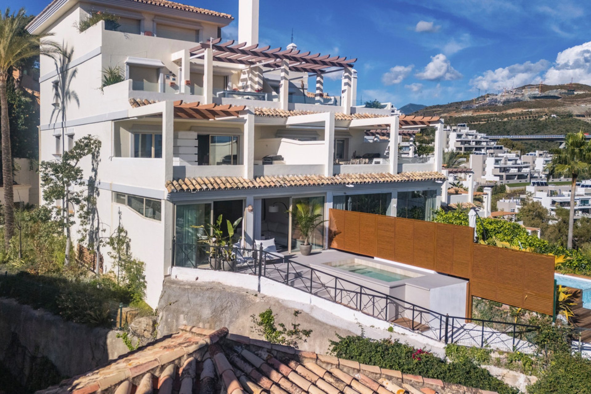 Resale - Apartment - Ground Floor Apartment - Marbella - Nueva Andalucia