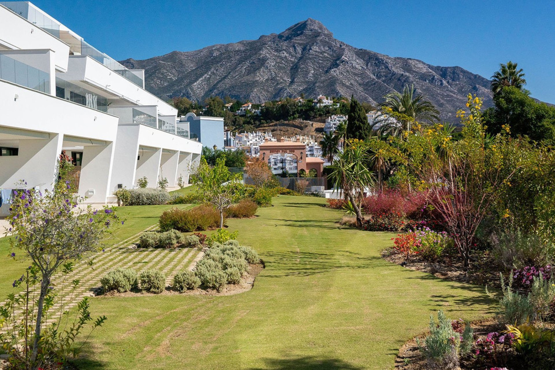 Resale - Apartment - Ground Floor Apartment - Marbella - Nueva Andalucia