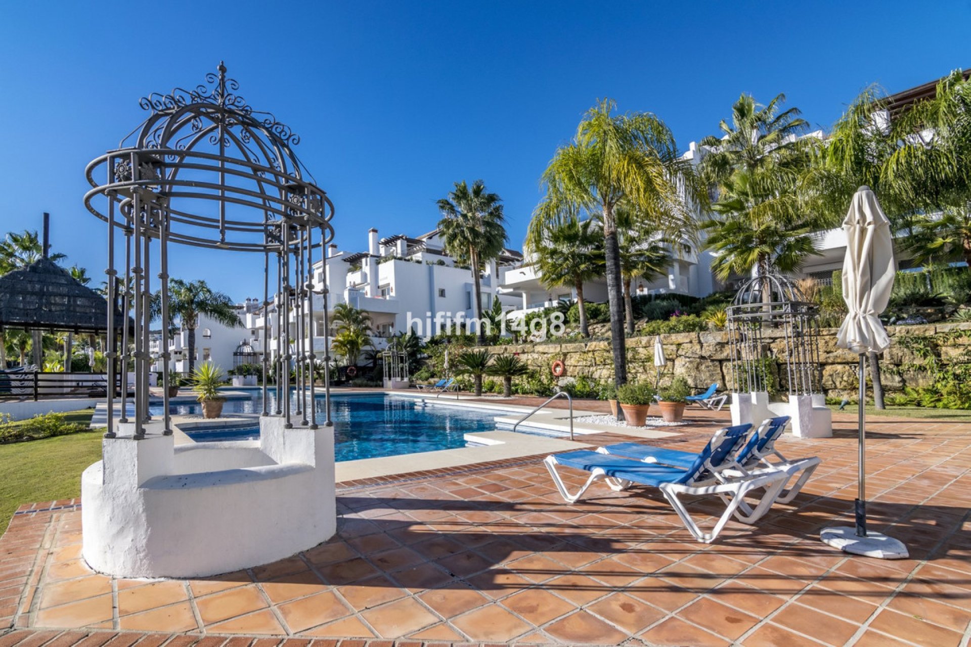 Resale - Apartment - Ground Floor Apartment - Marbella - Nueva Andalucia