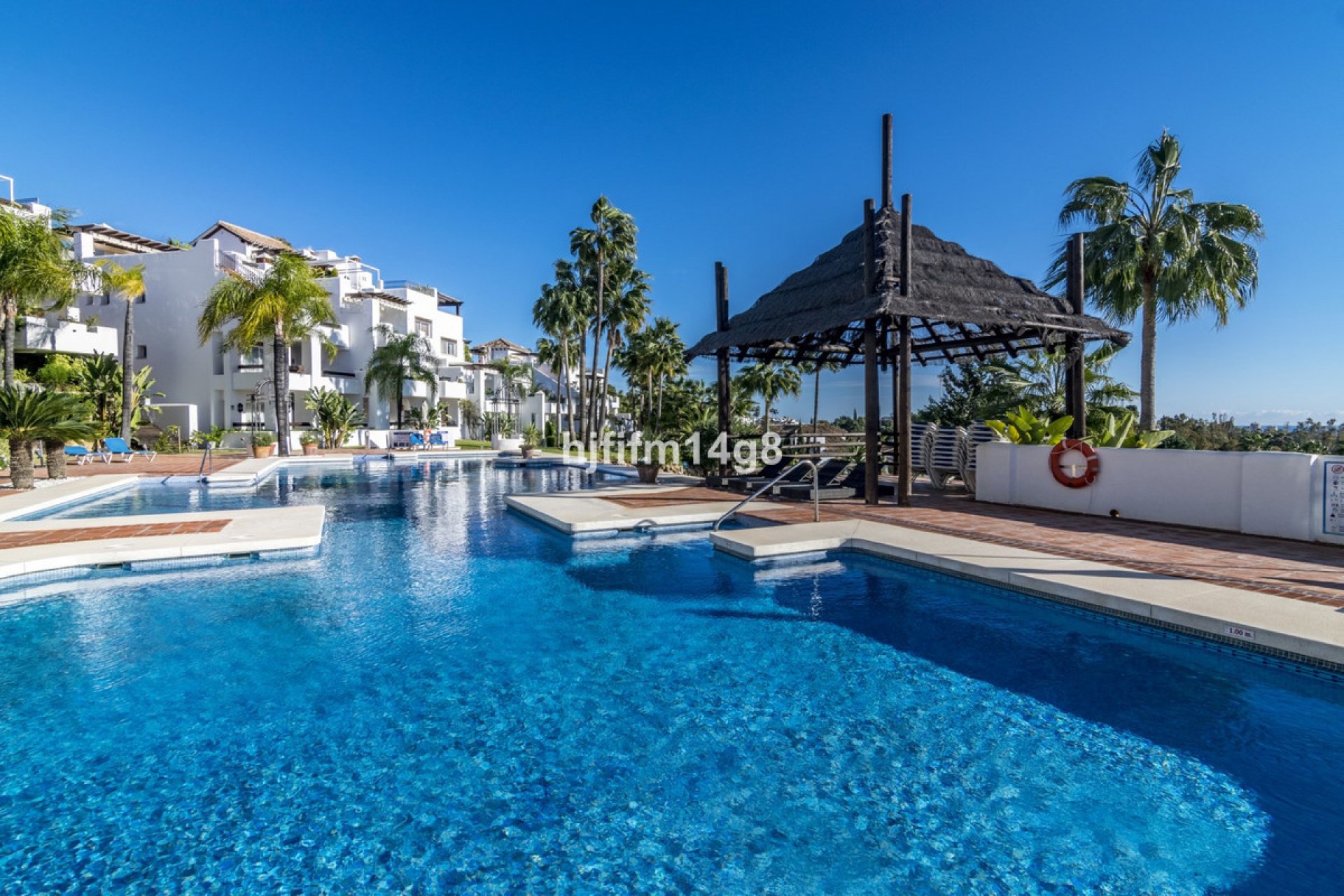 Resale - Apartment - Ground Floor Apartment - Marbella - Nueva Andalucia