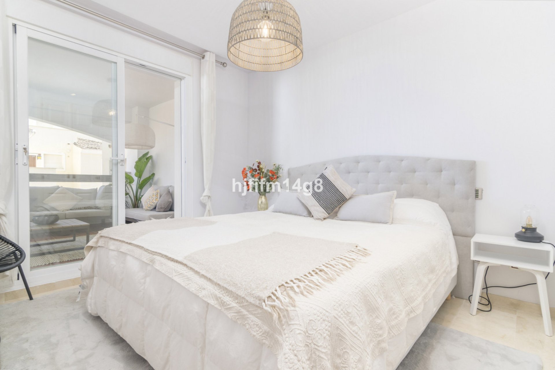 Resale - Apartment - Ground Floor Apartment - Marbella - Nueva Andalucia