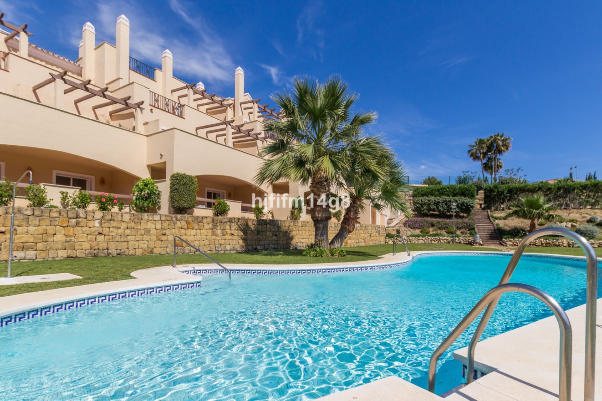 Resale - Apartment - Ground Floor Apartment - Marbella - Nueva Andalucia