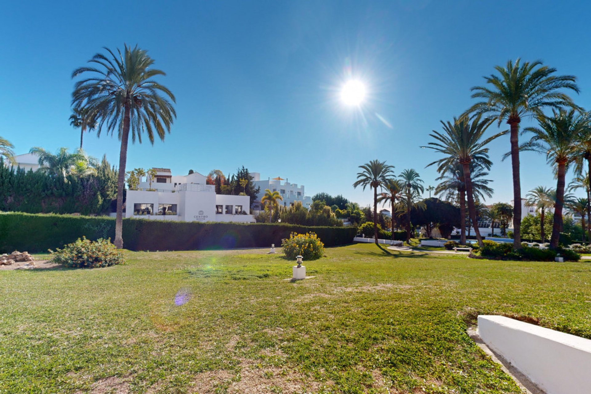 Resale - Apartment - Ground Floor Apartment - Marbella - Nueva Andalucia