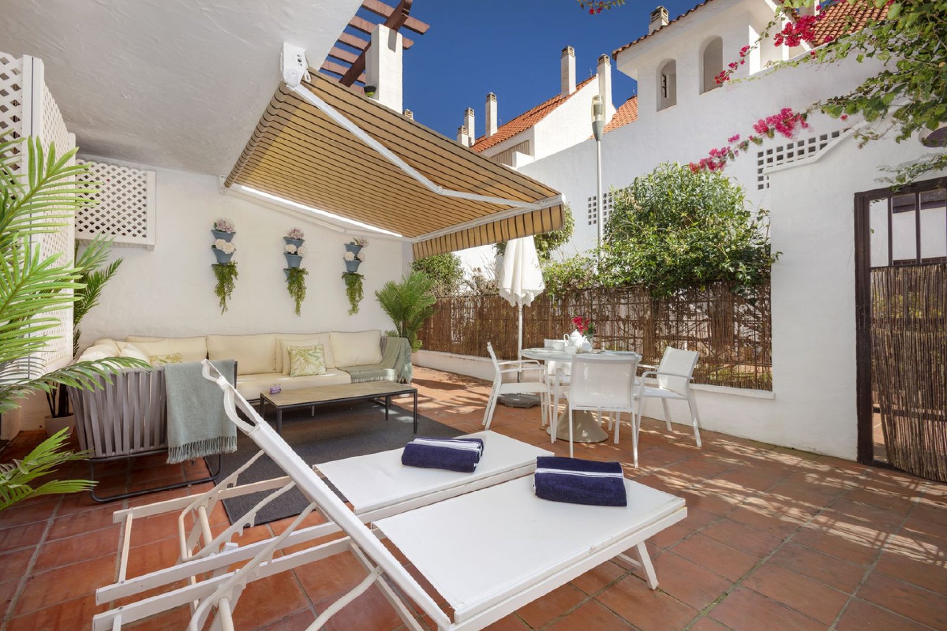 Resale - Apartment - Ground Floor Apartment - Marbella - Nueva Andalucia