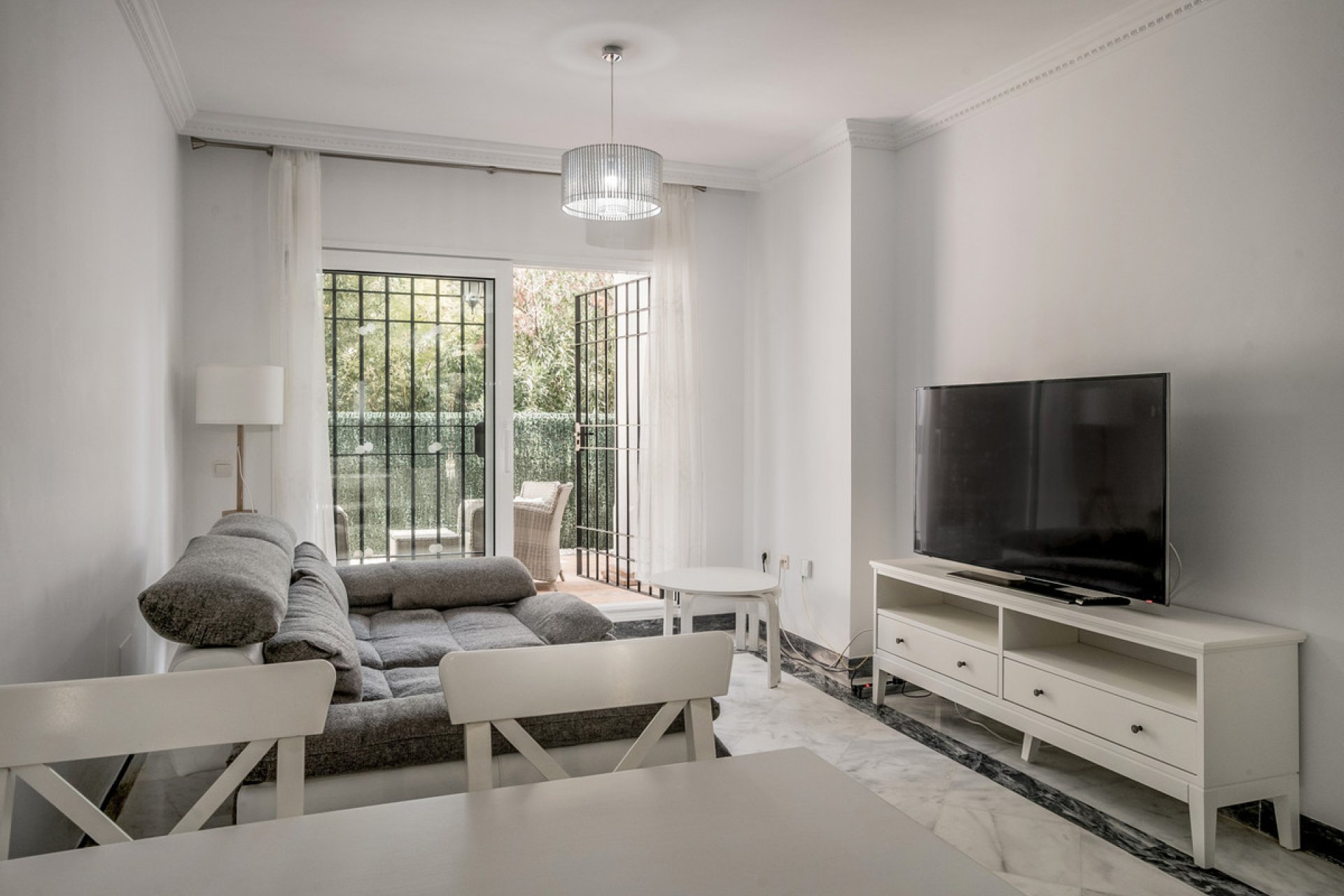 Resale - Apartment - Ground Floor Apartment - Marbella - Nueva Andalucia