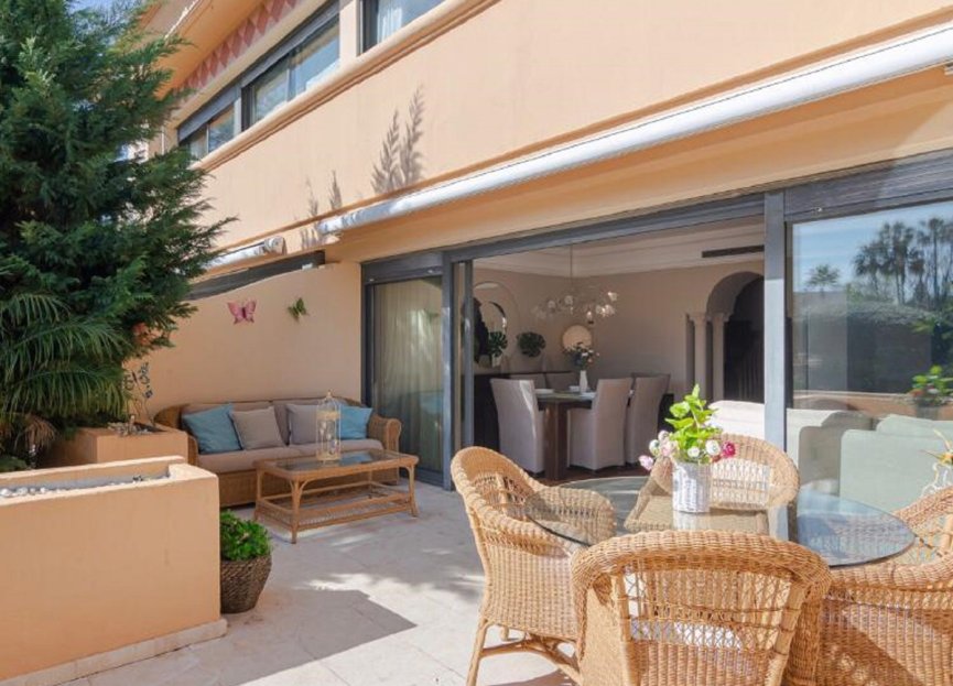 Resale - Apartment - Ground Floor Apartment - Marbella - Nueva Andalucia