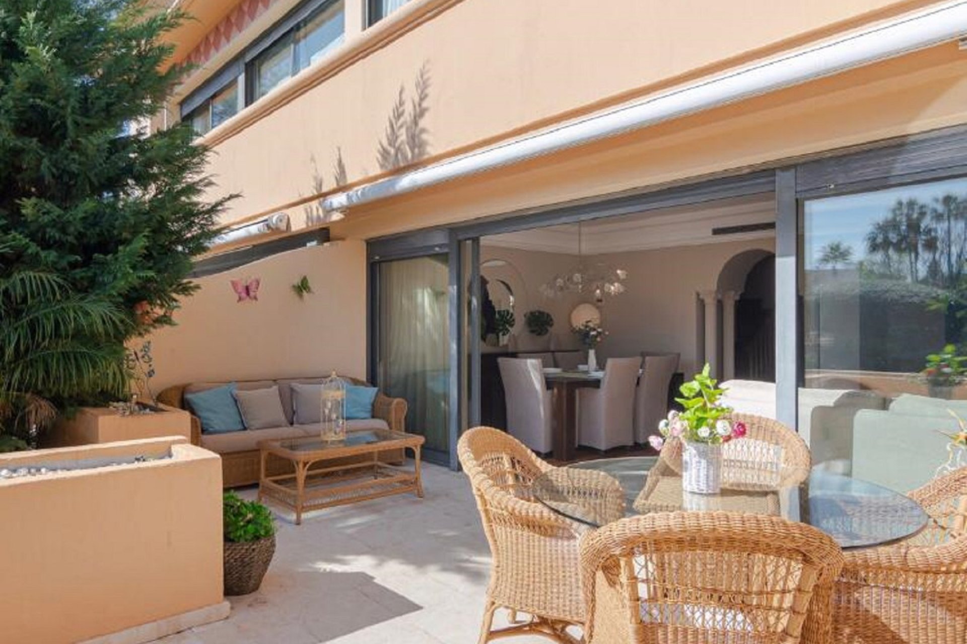 Resale - Apartment - Ground Floor Apartment - Marbella - Nueva Andalucia