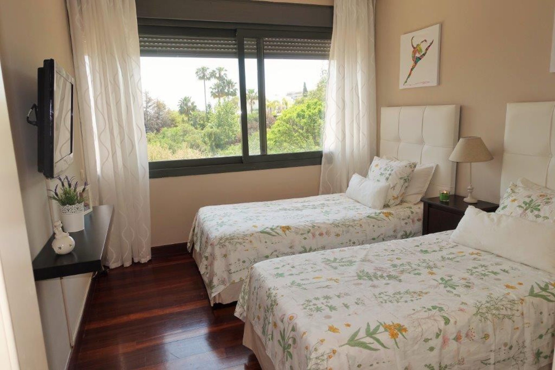 Resale - Apartment - Ground Floor Apartment - Marbella - Nueva Andalucia