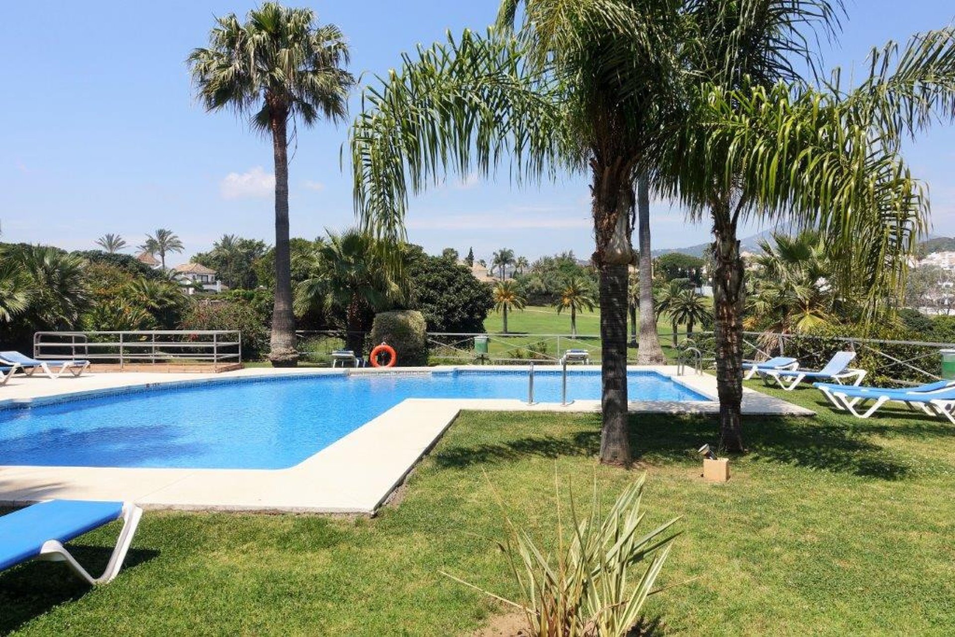 Resale - Apartment - Ground Floor Apartment - Marbella - Nueva Andalucia