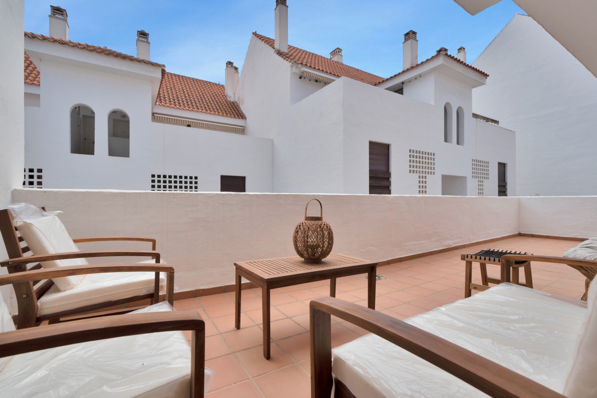 Resale - Apartment - Ground Floor Apartment - Marbella - Nueva Andalucia