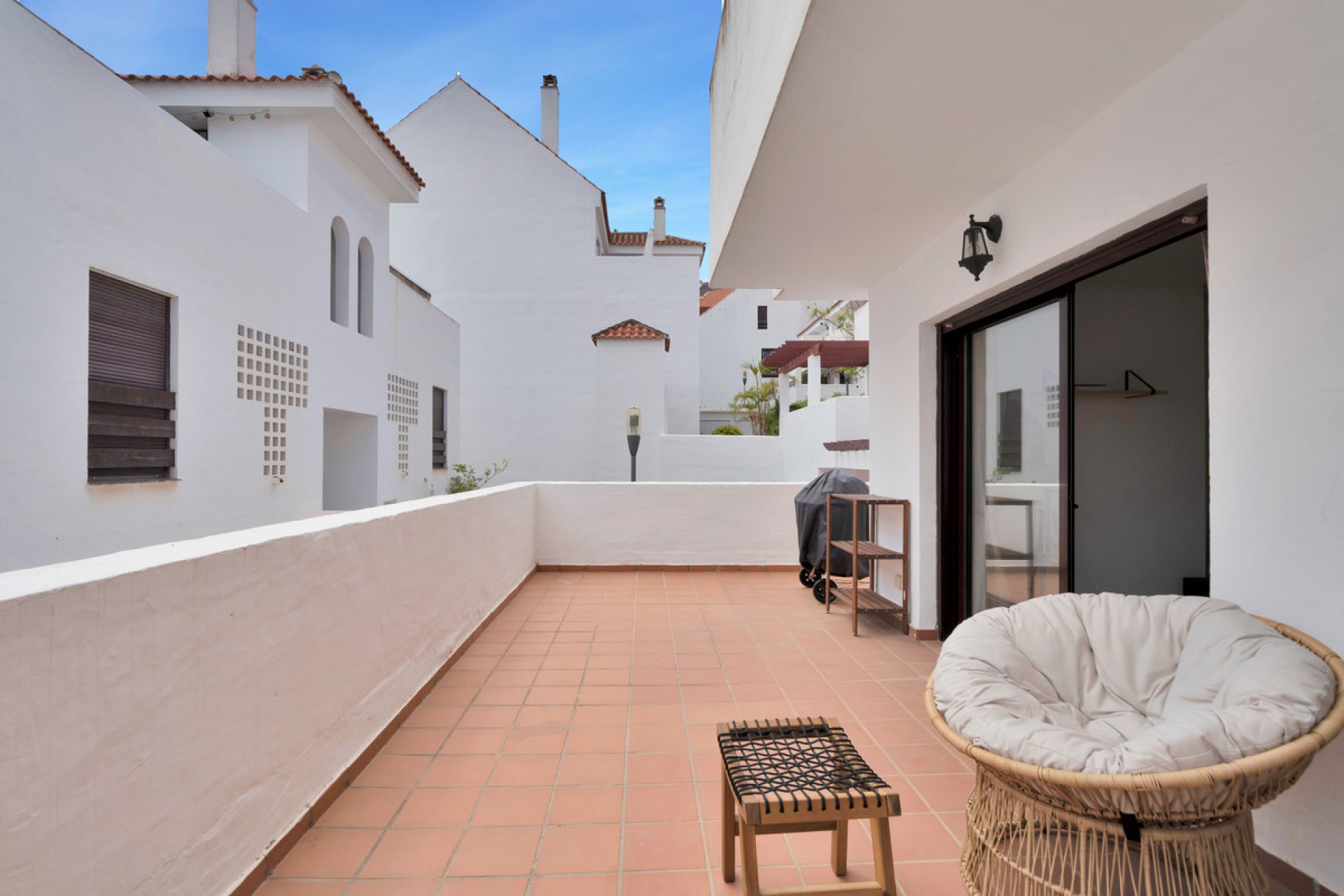 Resale - Apartment - Ground Floor Apartment - Marbella - Nueva Andalucia