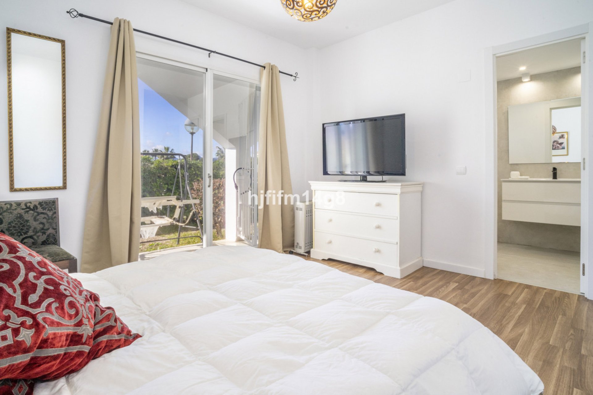 Resale - Apartment - Ground Floor Apartment - Marbella - Nueva Andalucia