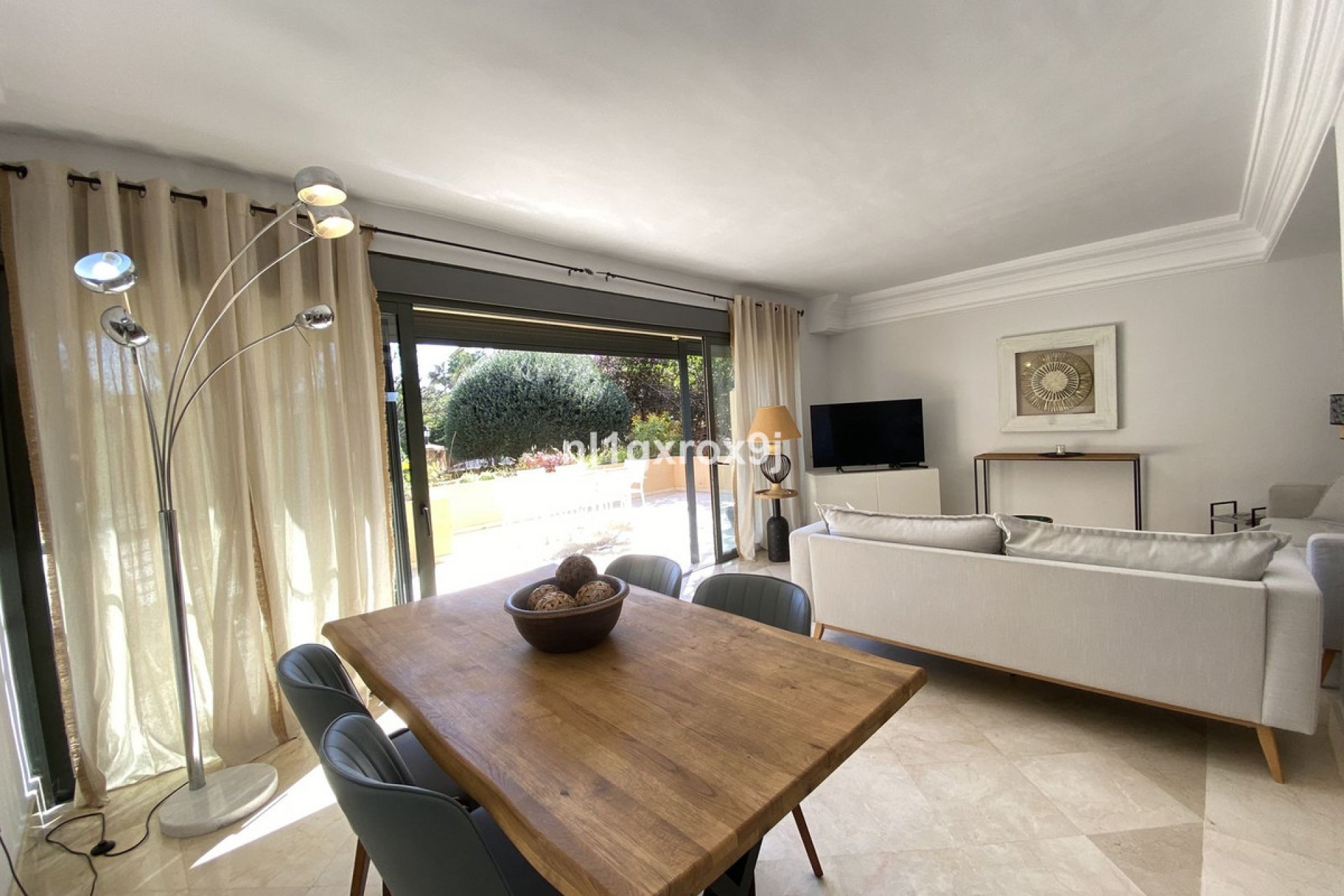 Resale - Apartment - Ground Floor Apartment - Marbella - Nueva Andalucia