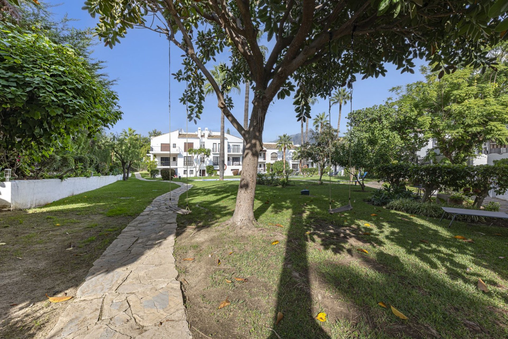 Resale - Apartment - Ground Floor Apartment - Marbella - Nueva Andalucia