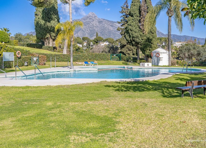 Resale - Apartment - Ground Floor Apartment - Marbella - Nueva Andalucia