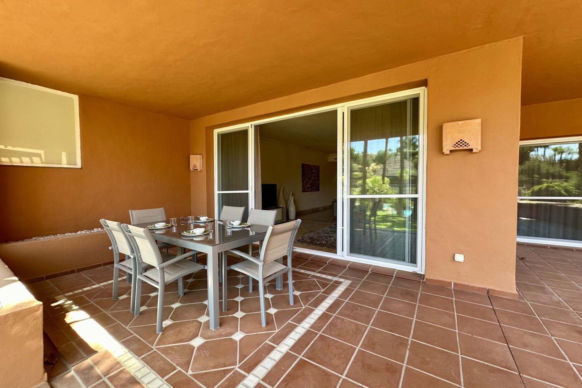 Resale - Apartment - Ground Floor Apartment - Marbella - Nueva Andalucia