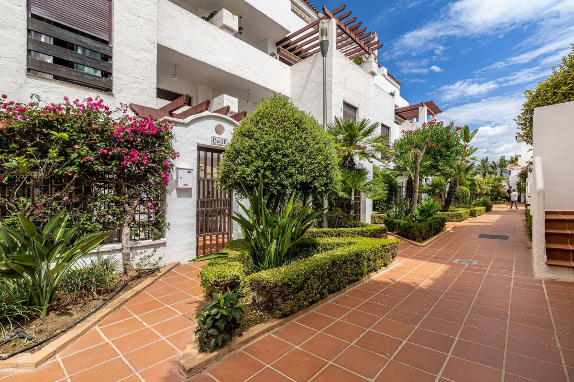 Resale - Apartment - Ground Floor Apartment - Marbella - Nueva Andalucia