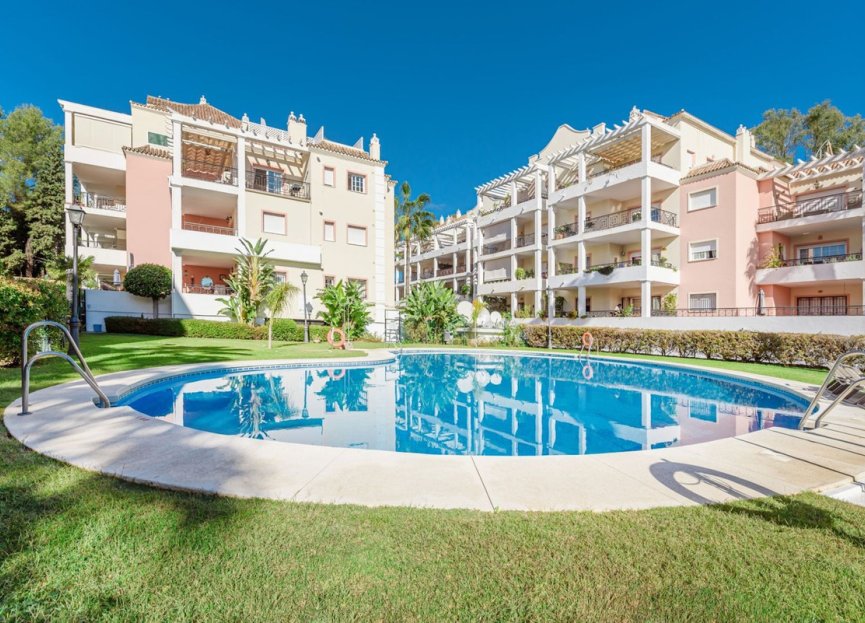 Resale - Apartment - Ground Floor Apartment - Marbella - Nueva Andalucia