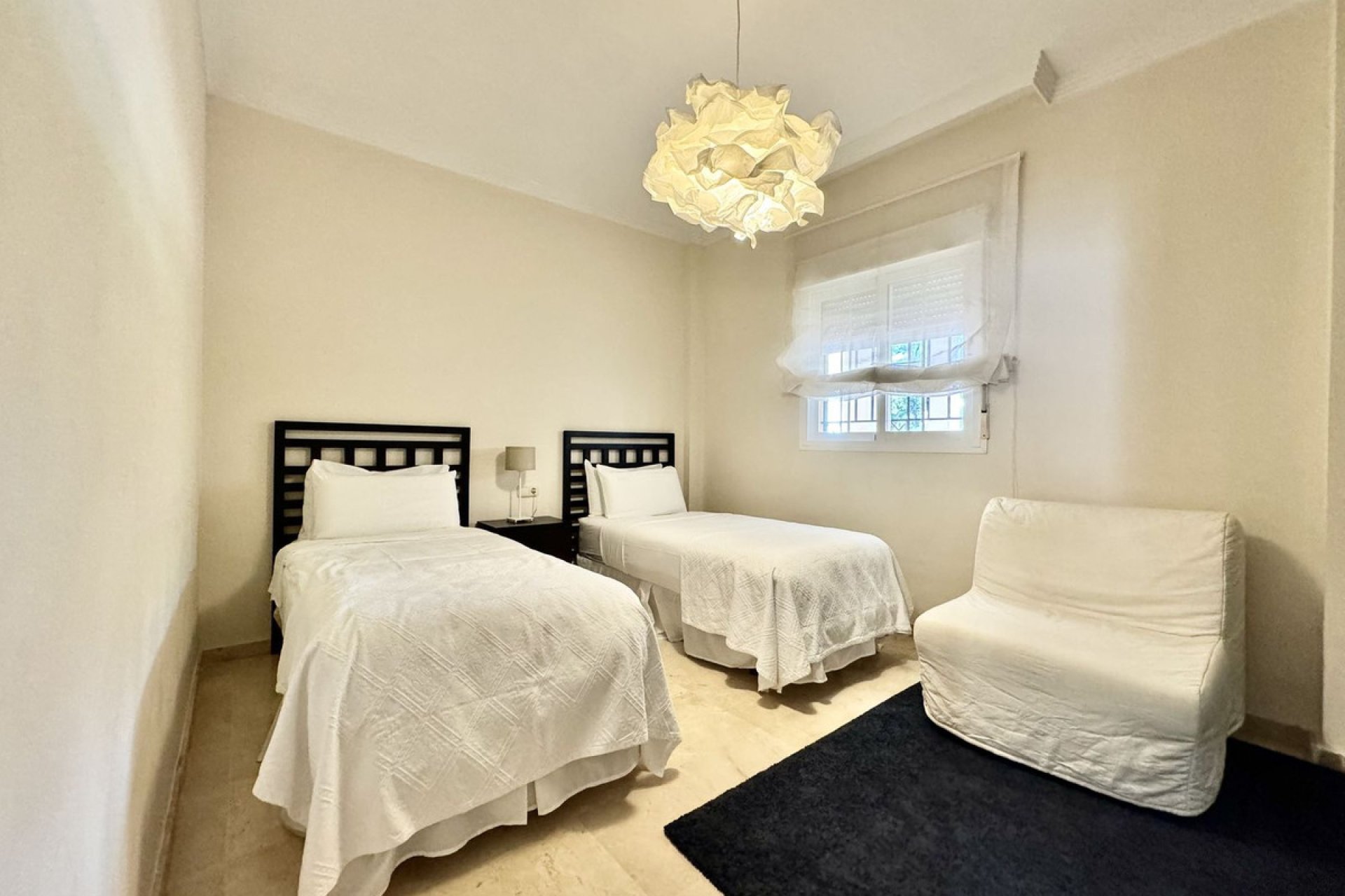 Resale - Apartment - Ground Floor Apartment - Marbella - Nueva Andalucia