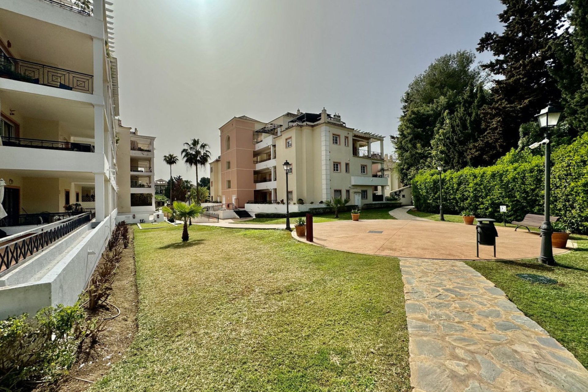 Resale - Apartment - Ground Floor Apartment - Marbella - Nueva Andalucia