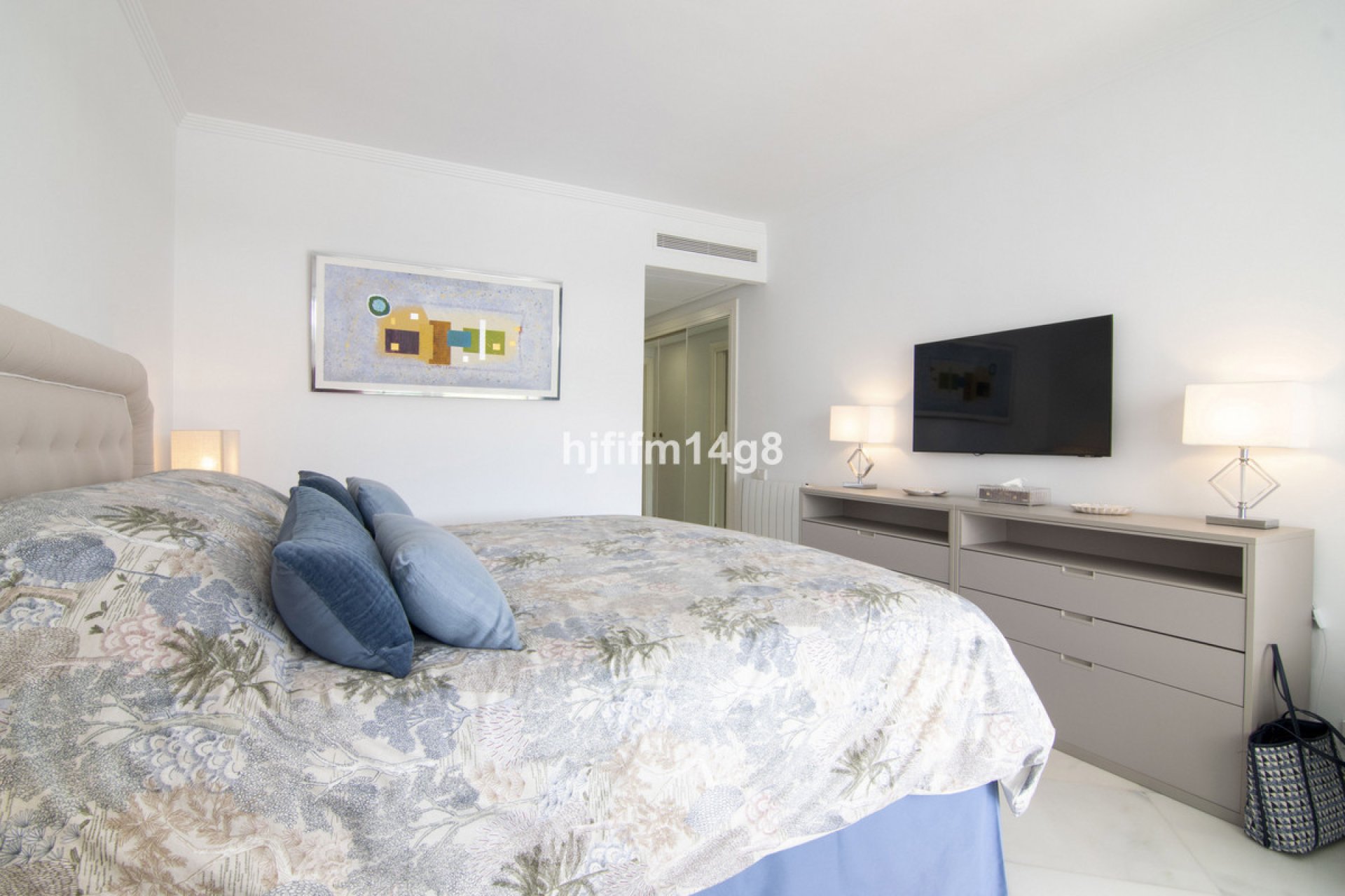 Resale - Apartment - Ground Floor Apartment - Marbella - Nueva Andalucia