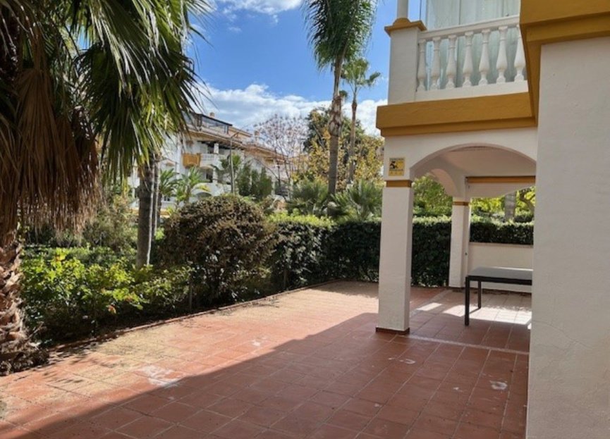 Resale - Apartment - Ground Floor Apartment - Marbella - Nueva Andalucia