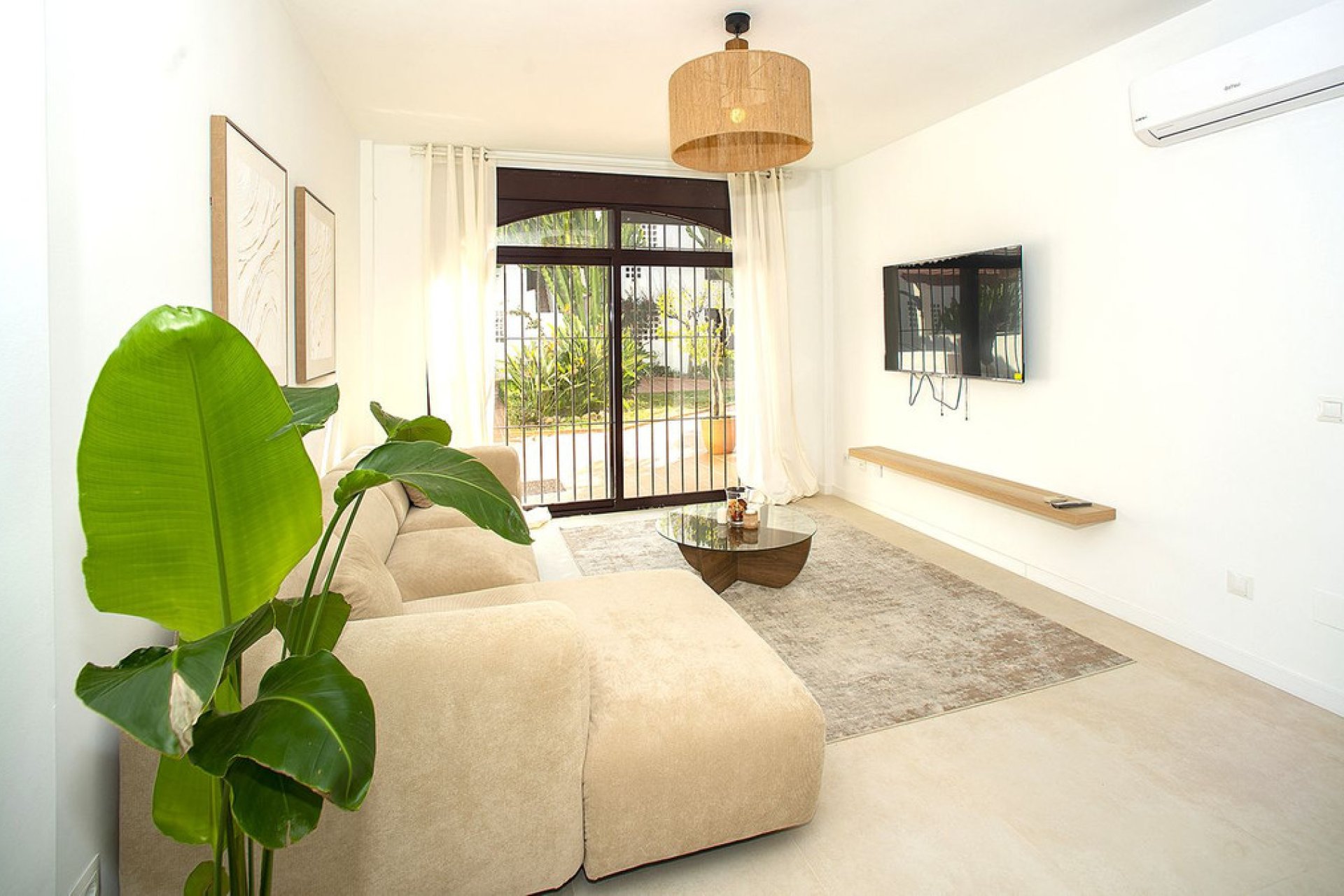 Resale - Apartment - Ground Floor Apartment - Marbella - Nueva Andalucia