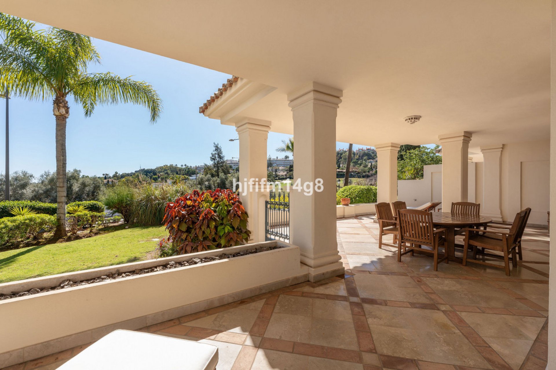 Resale - Apartment - Ground Floor Apartment - Marbella - Nueva Andalucia