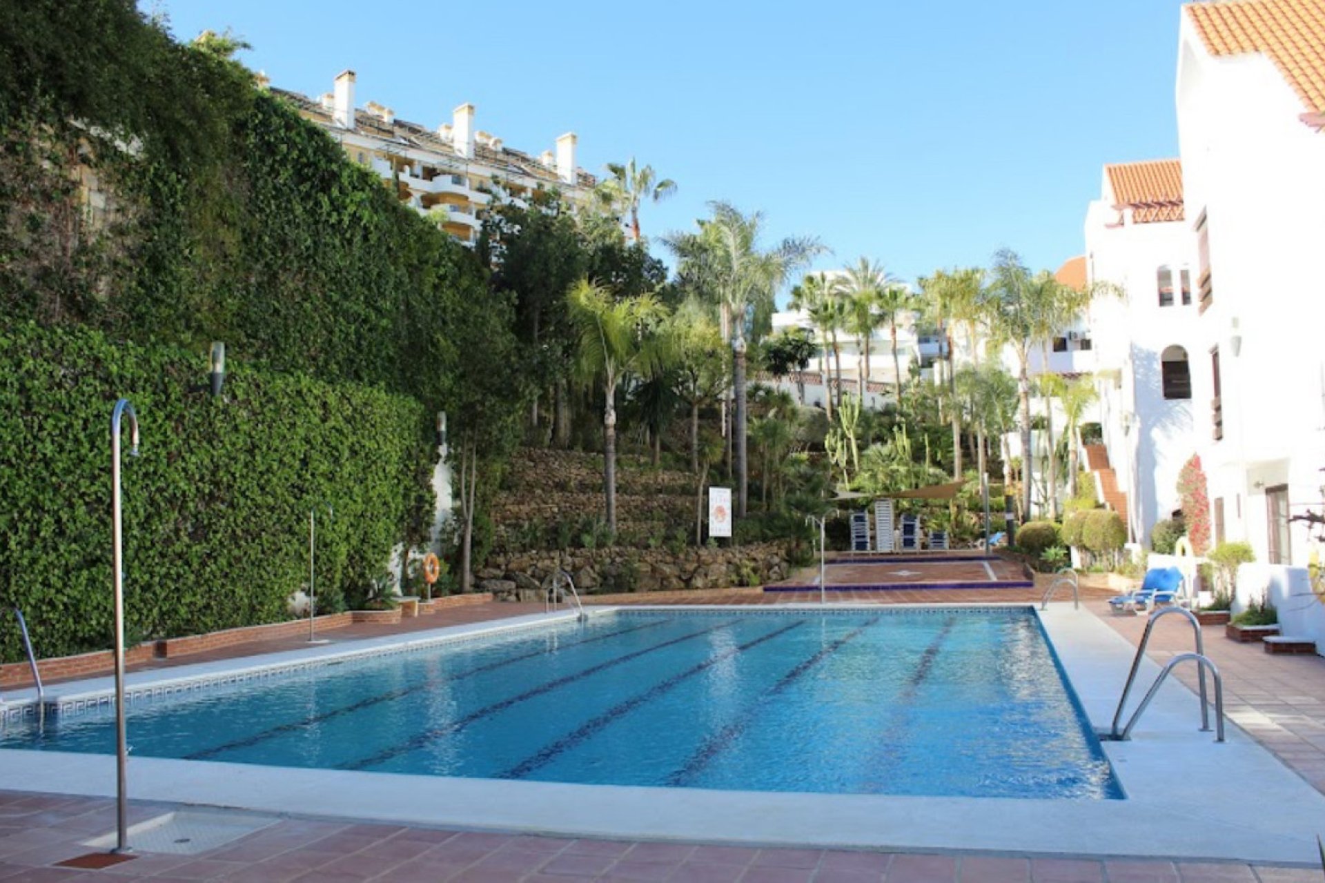 Resale - Apartment - Ground Floor Apartment - Marbella - Nueva Andalucia