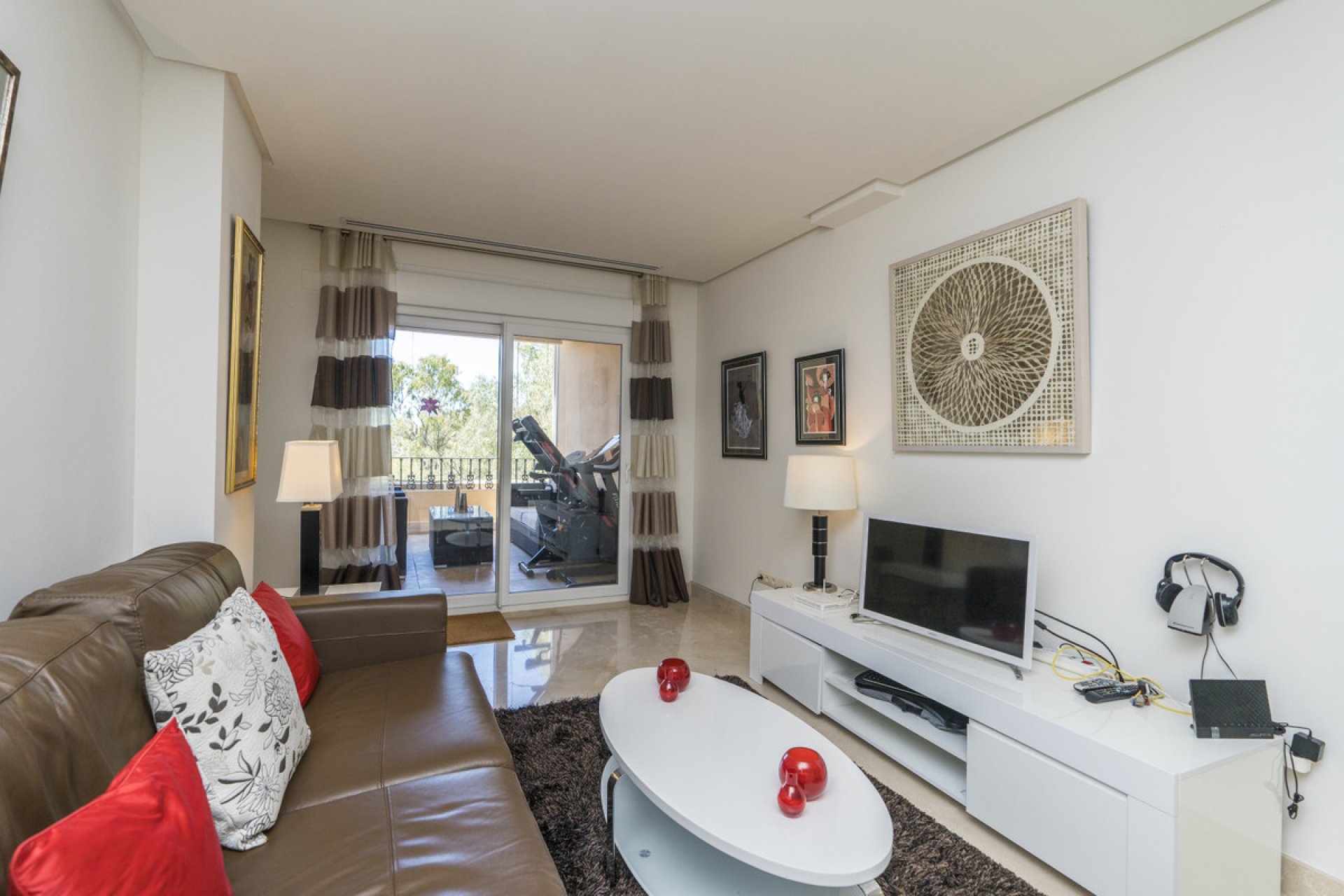 Resale - Apartment - Ground Floor Apartment - Marbella - Nueva Andalucia