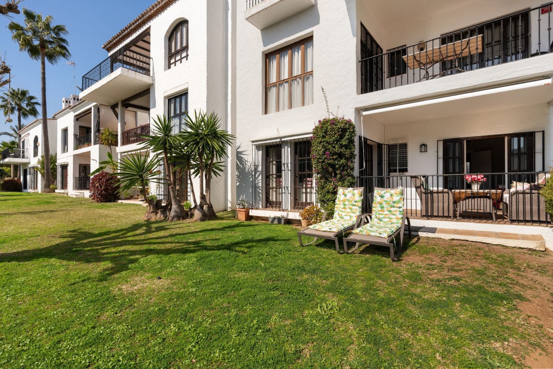 Resale - Apartment - Ground Floor Apartment - Marbella - Nueva Andalucia