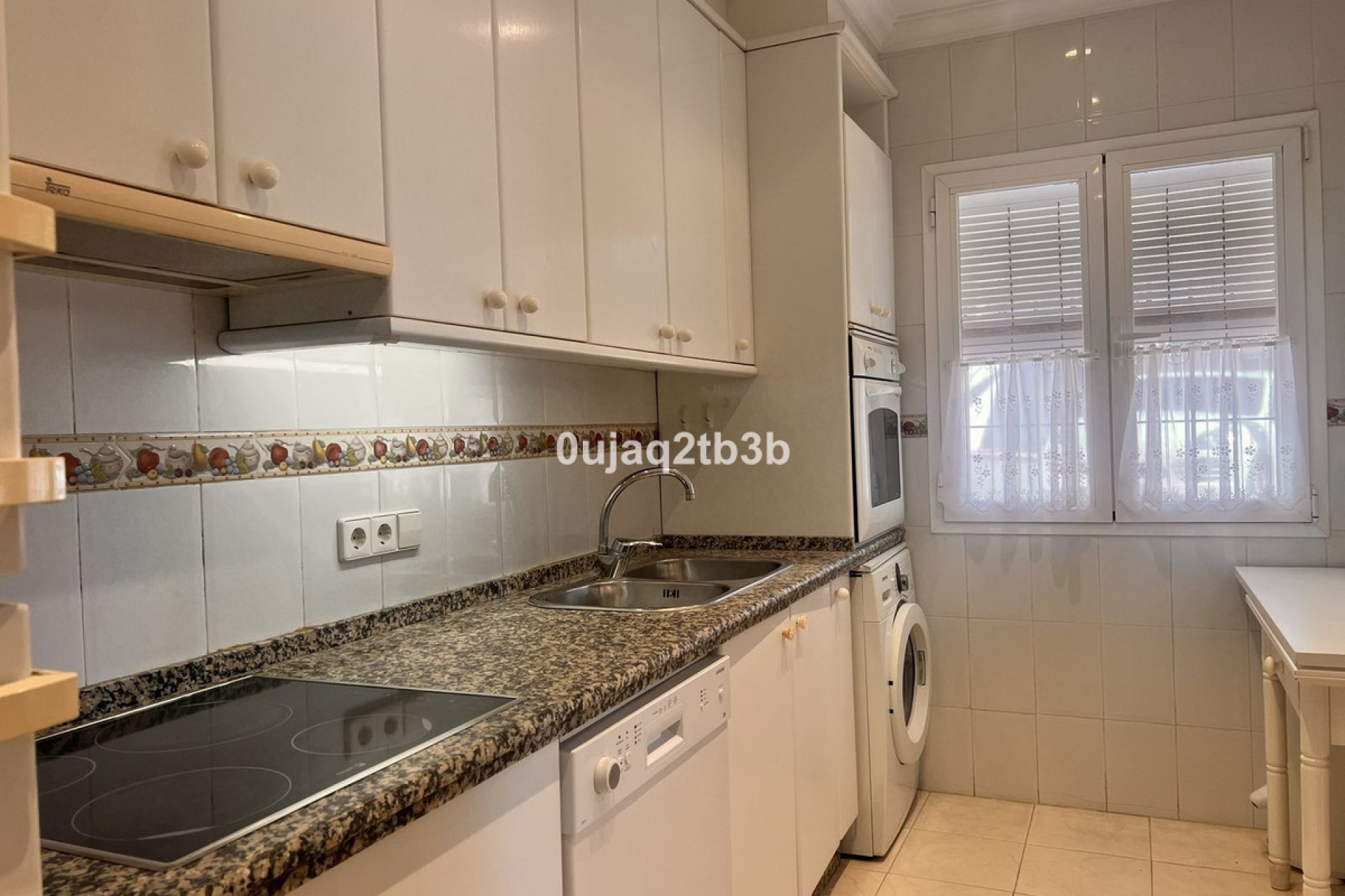 Resale - Apartment - Ground Floor Apartment - Marbella - Nueva Andalucia