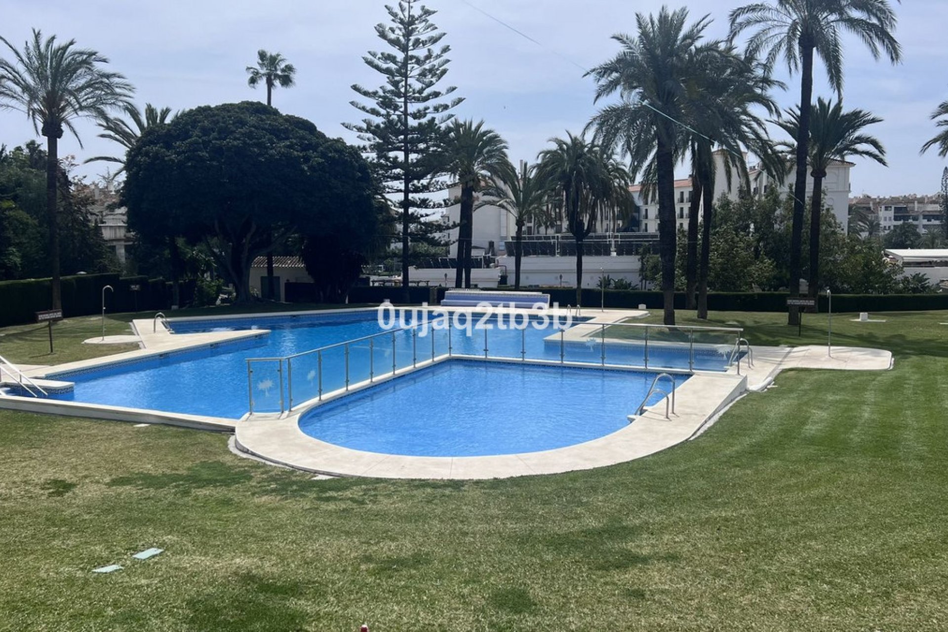 Resale - Apartment - Ground Floor Apartment - Marbella - Nueva Andalucia