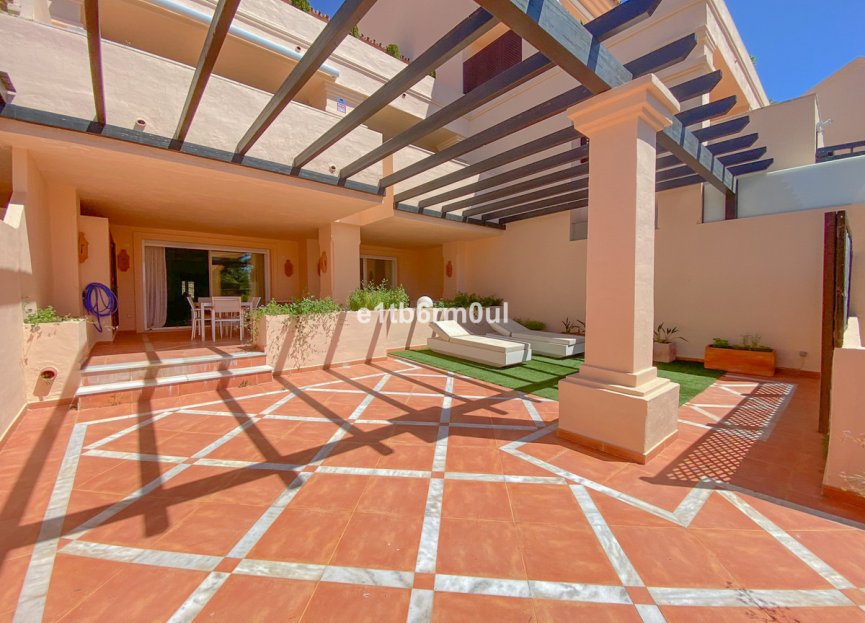 Resale - Apartment - Ground Floor Apartment - Marbella - Nueva Andalucia