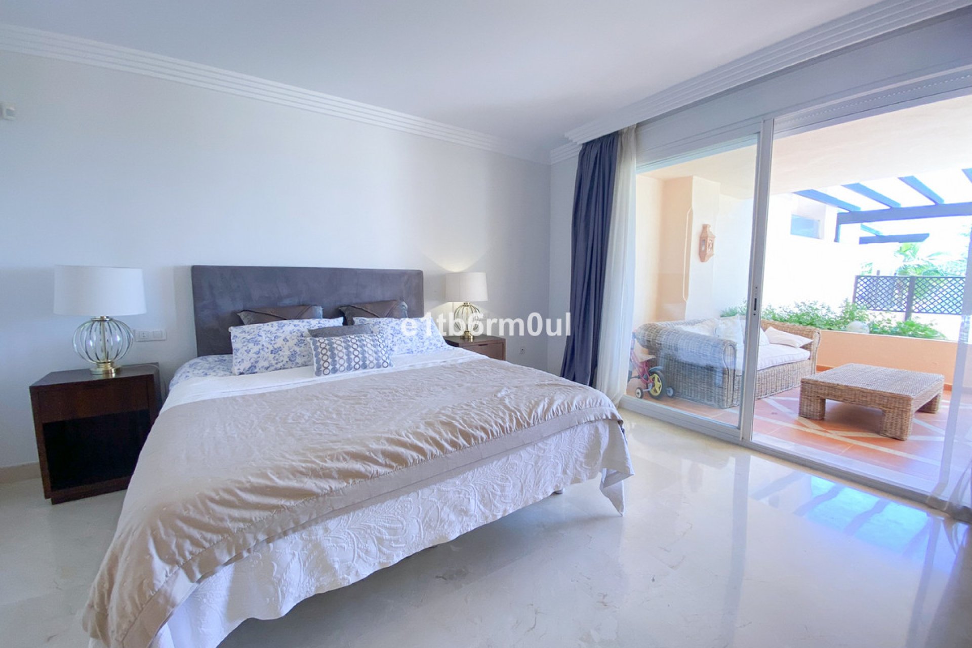 Resale - Apartment - Ground Floor Apartment - Marbella - Nueva Andalucia