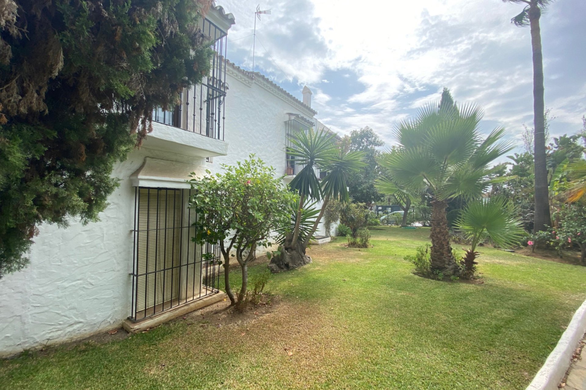 Resale - Apartment - Ground Floor Apartment - Marbella - Nueva Andalucia