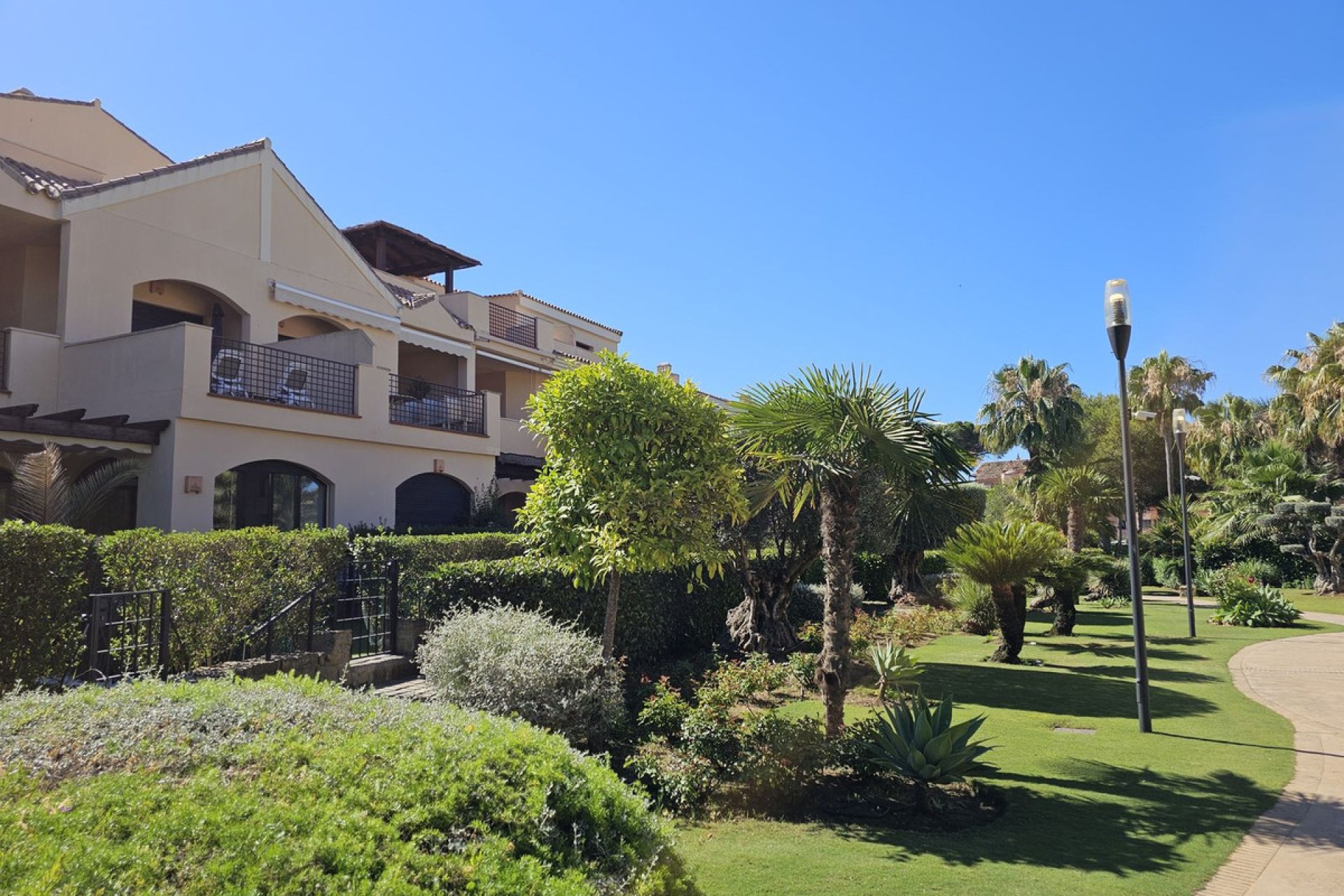 Resale - Apartment - Ground Floor Apartment - Marbella - Puerto Banús